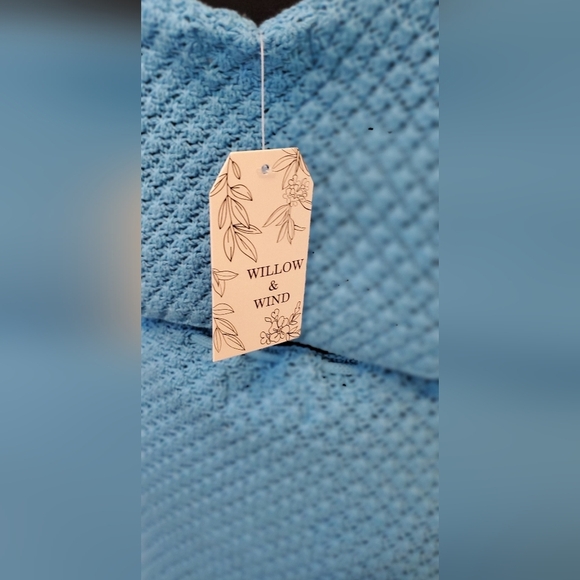 2 Piece Crochet Skirt/Crop Top Set - Picture 10 of 12